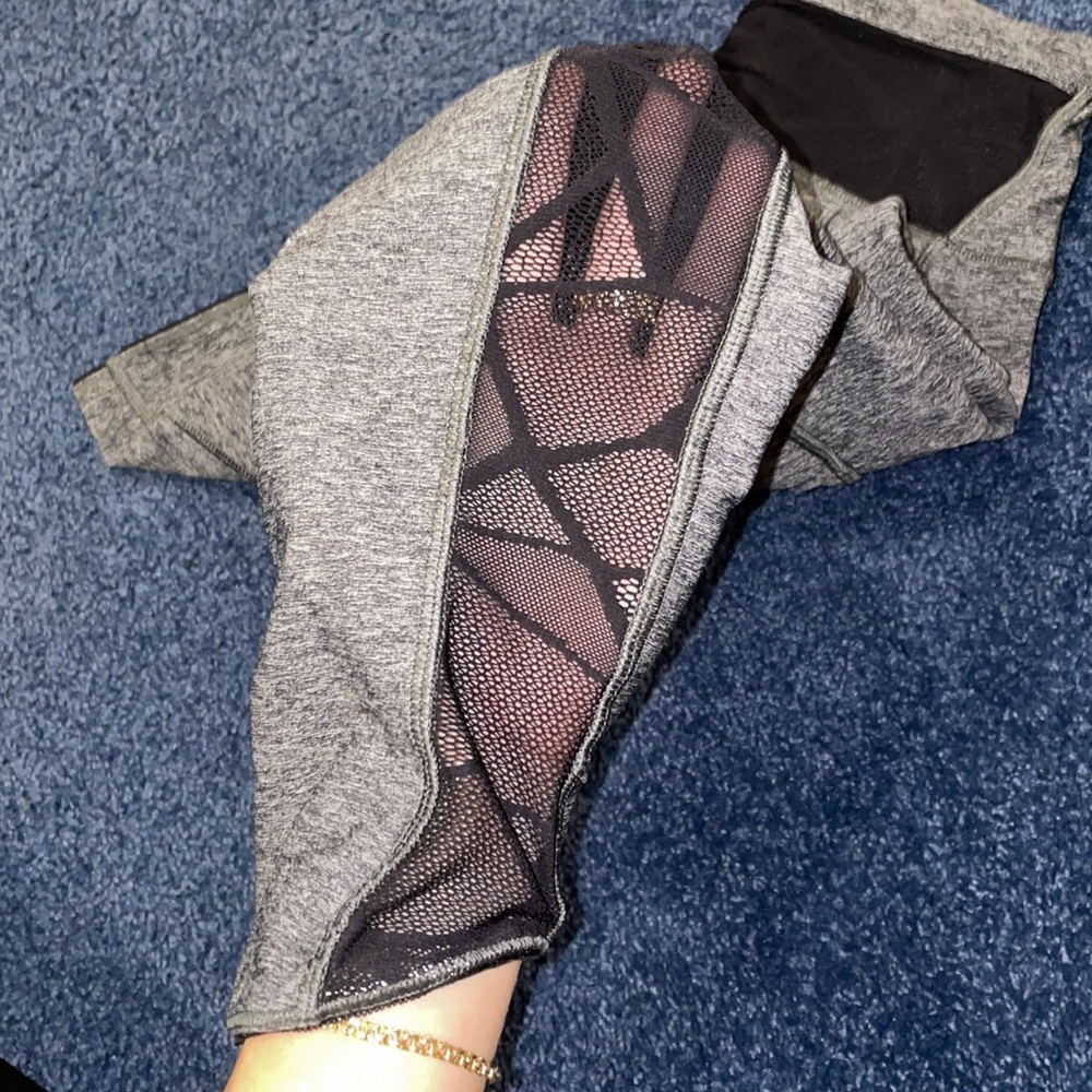 Lululemon Cropped Legging with Lace Detail - Picture 2 of 4